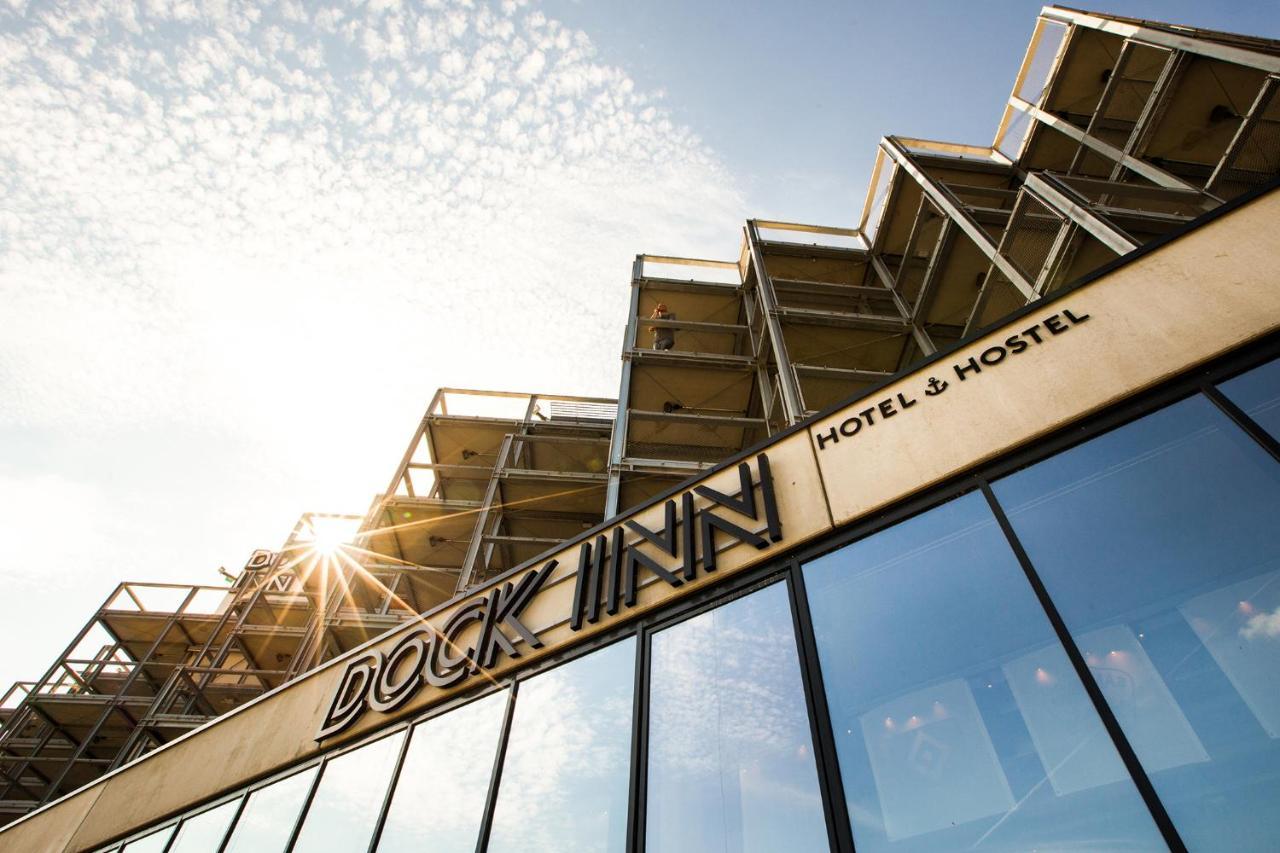 Dock Inn Hostel Warnemuende ロストック エクステリア 写真