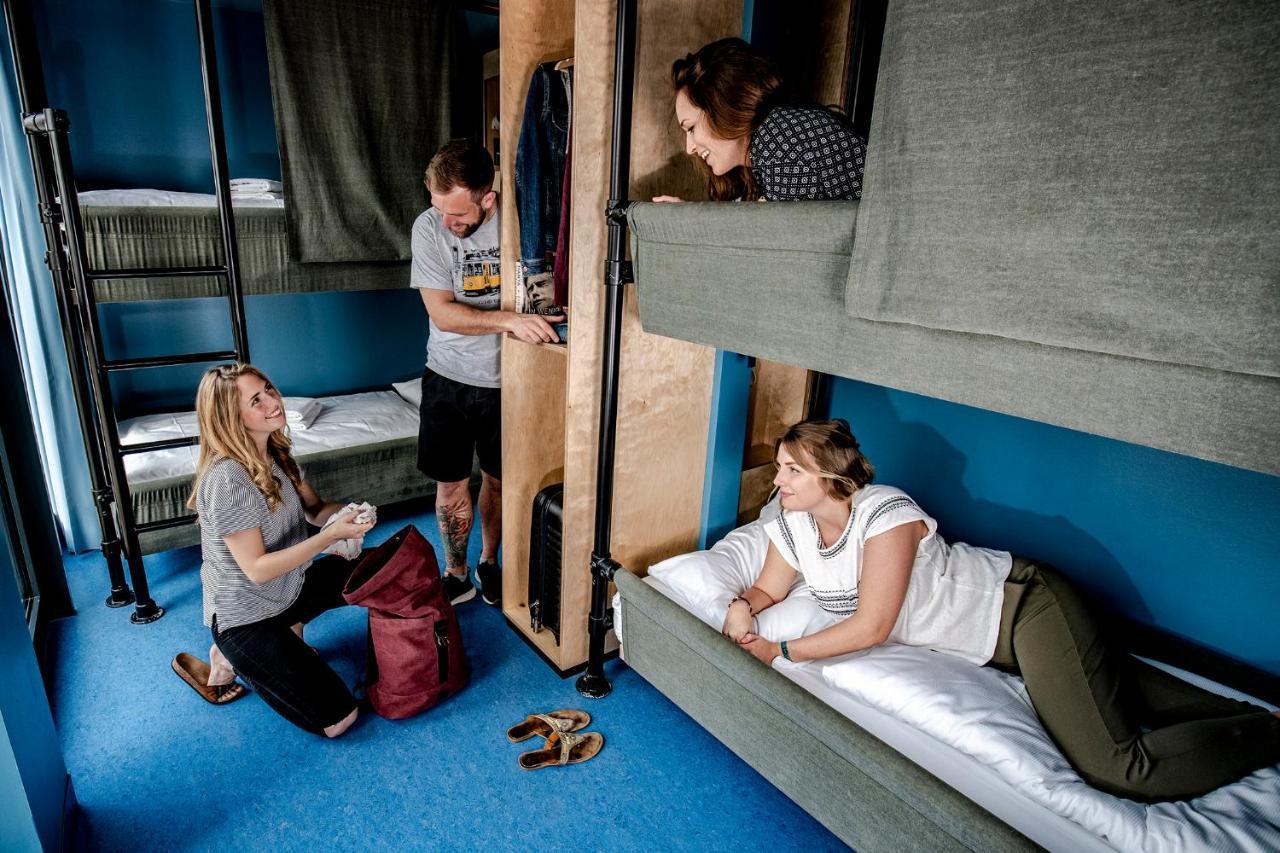 Dock Inn Hostel Warnemuende ロストック エクステリア 写真