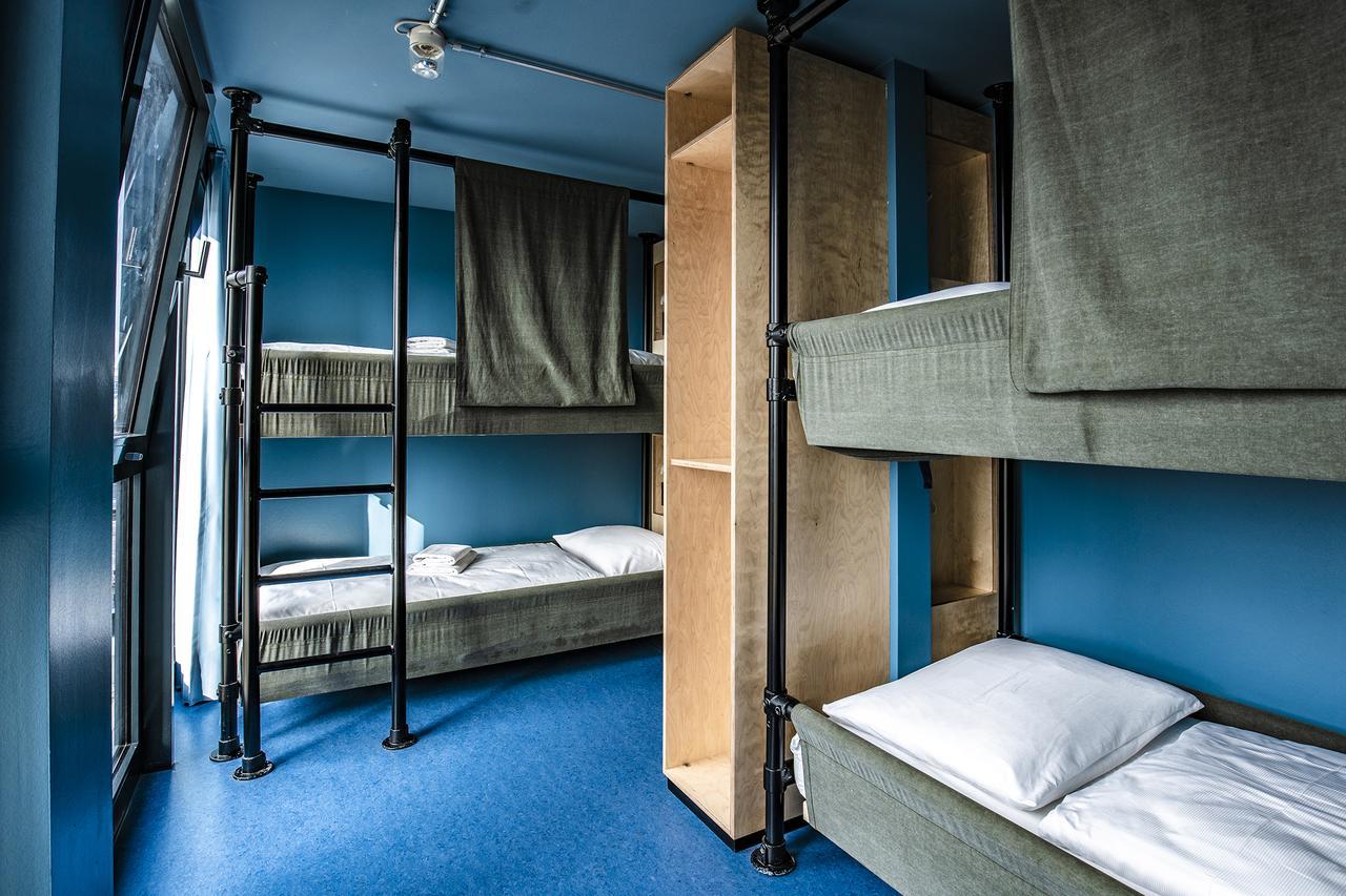 Dock Inn Hostel Warnemuende ロストック エクステリア 写真