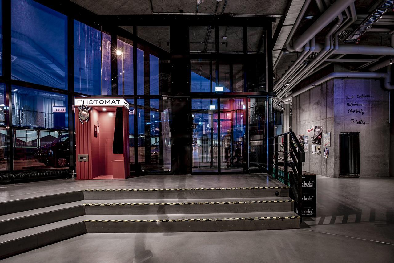 Dock Inn Hostel Warnemuende ロストック エクステリア 写真